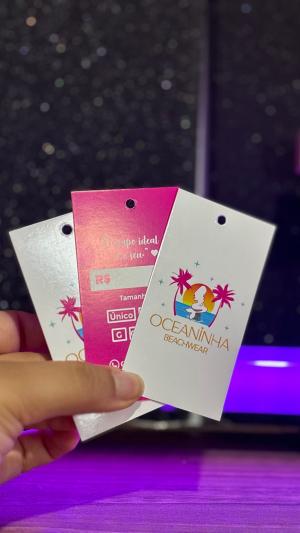 Tags Couchê 250g 9x5  Verniz UV Total Frente Corte Reto 